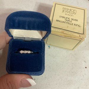 Vintage AVON Sterling Silver Ring - size 7